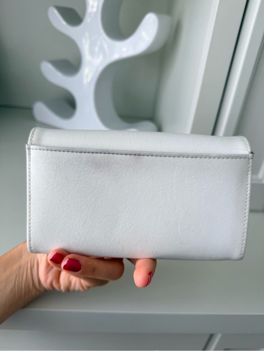 MATT & NAT White Drew Medium Vegan Leather Crossbody Bag Purse Clutch - Picture 10 of 16